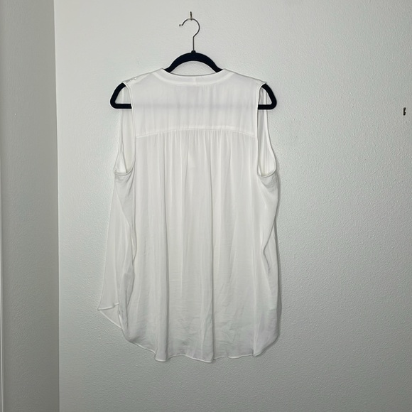 Vince Camuto White Sleeveless Blouse - Picture 6 of 9